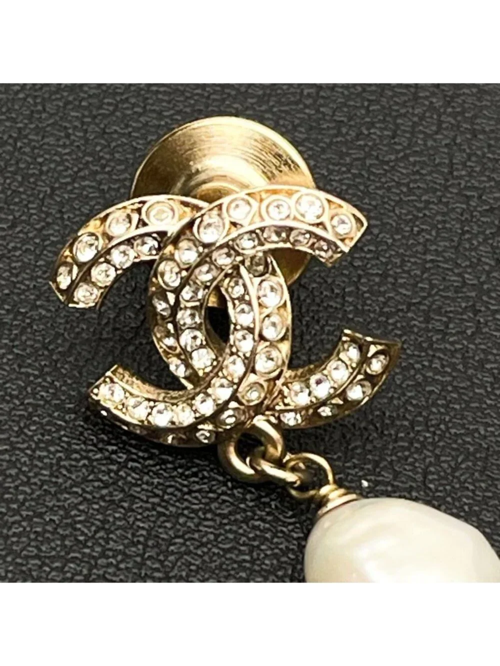 Chanel CC Logo Brooch 11c Rhinestone Gold Pearl